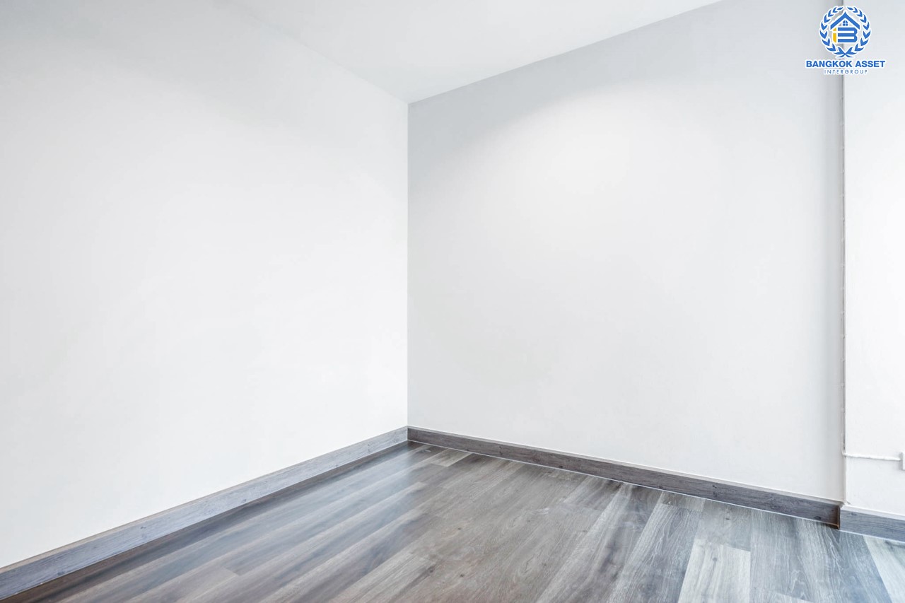 บ้านมือสองตกแต่งใหม่ ม.พิบูลย์การ์เด้นวิลล์ ถนนพิบูลย์สงคราม-พระราม5 ทาวน์เฮ้าส์หลังใหญ่ ทำเลโซเมือง! เนื้อที่ 23.2 ตร.ว. ฟังก์ชัน 3 ห้องนอน 2 ห้องน้ำ บนสุดยอดทำเล! เชื่อมถนนพิบูลย์สงคราม, วงศ์สว่าง, นครอินทร์ และติวานนท์ ใกล้จุดขึ้นทางด่วนศรีรัช-วงแหวนรอบนอก และเพียง 5 นาที ถึงรถไฟฟ้าสถานี "แยกติวานนท์"